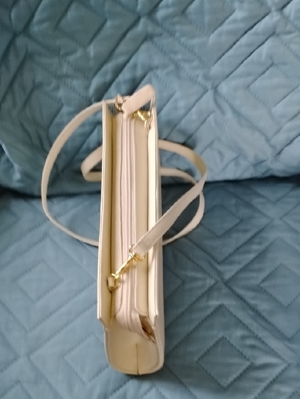 Giani Bernini Women's Crossbody Bag in Cream NWOT - Picture 10 of 10